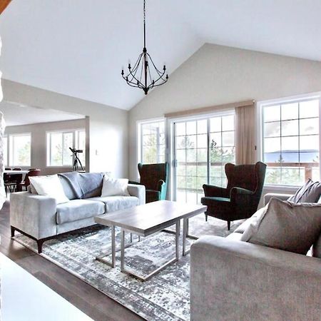 Stunning Home With Amazing Views Near The City Victoria Extérieur photo
