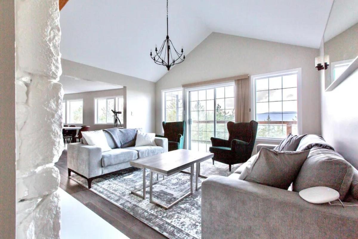 Stunning Home With Amazing Views Near The City Victoria Extérieur photo