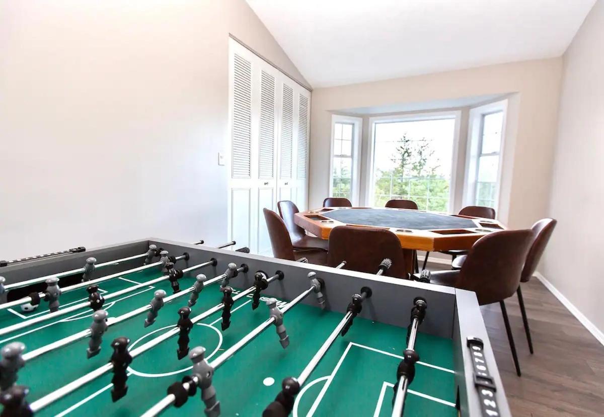 Stunning Home With Amazing Views Near The City Victoria Extérieur photo
