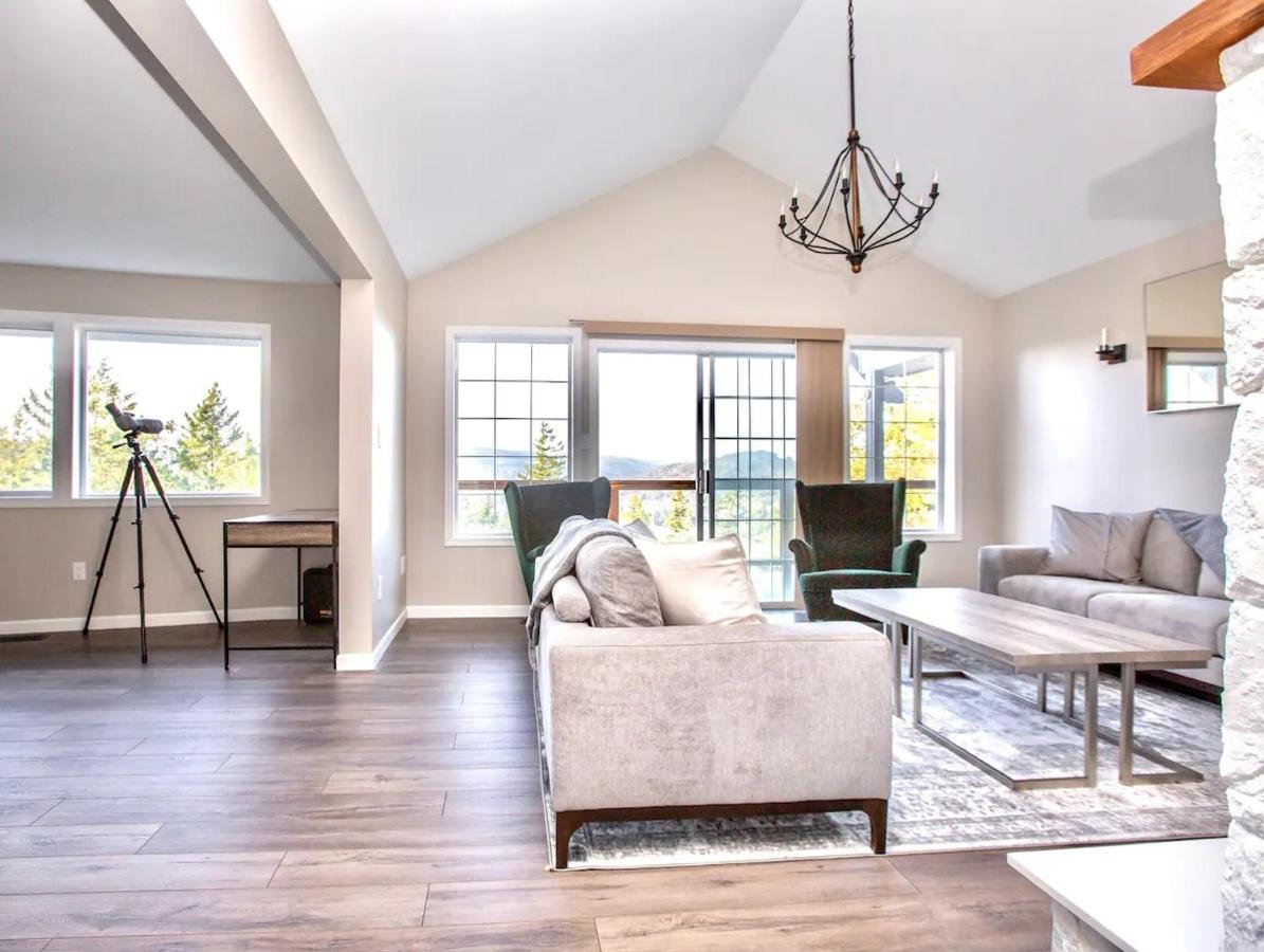 Stunning Home With Amazing Views Near The City Victoria Extérieur photo