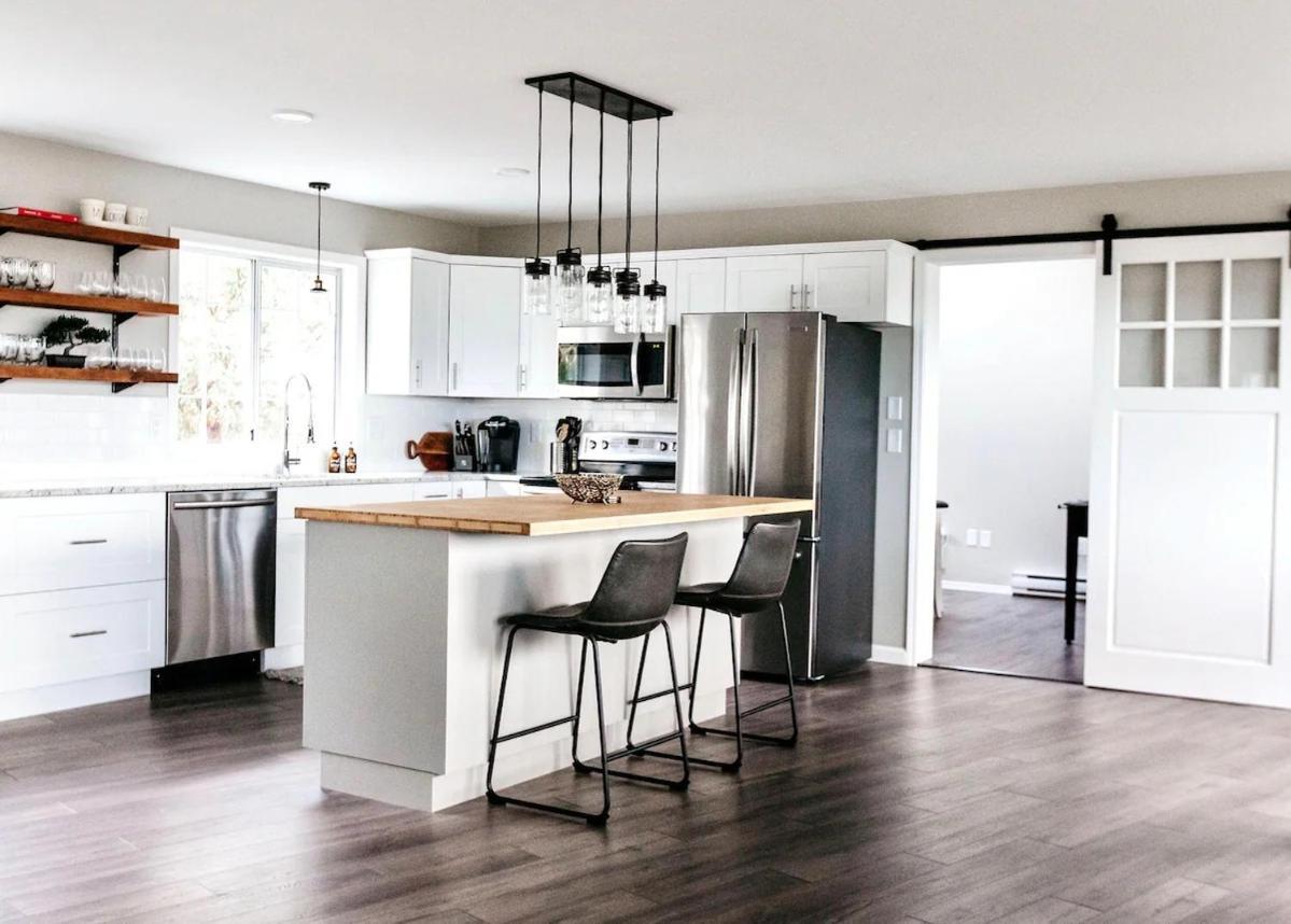 Stunning Home With Amazing Views Near The City Victoria Extérieur photo
