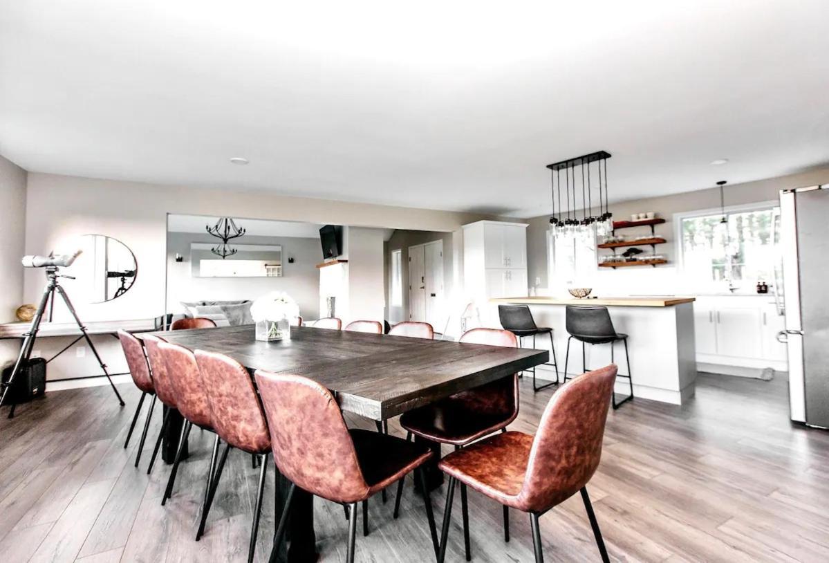 Stunning Home With Amazing Views Near The City Victoria Extérieur photo